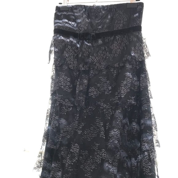 Anthropologie | Tiered Ruffle Lace Strapless Sheath Dress - Picture 2 of 11